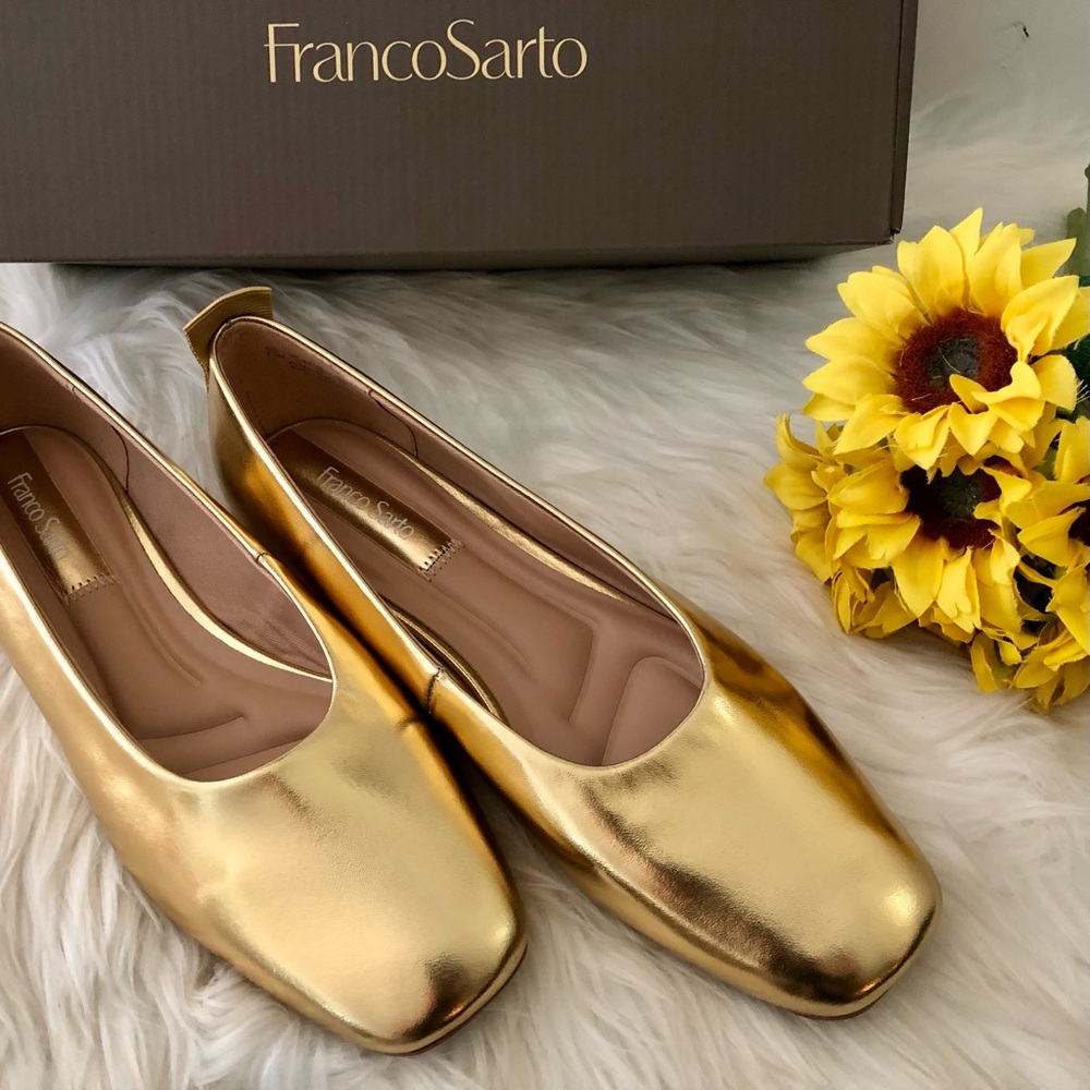 Authentic Franco Sarto Gold Metallic Flats. 7.5(USA).New in Box.